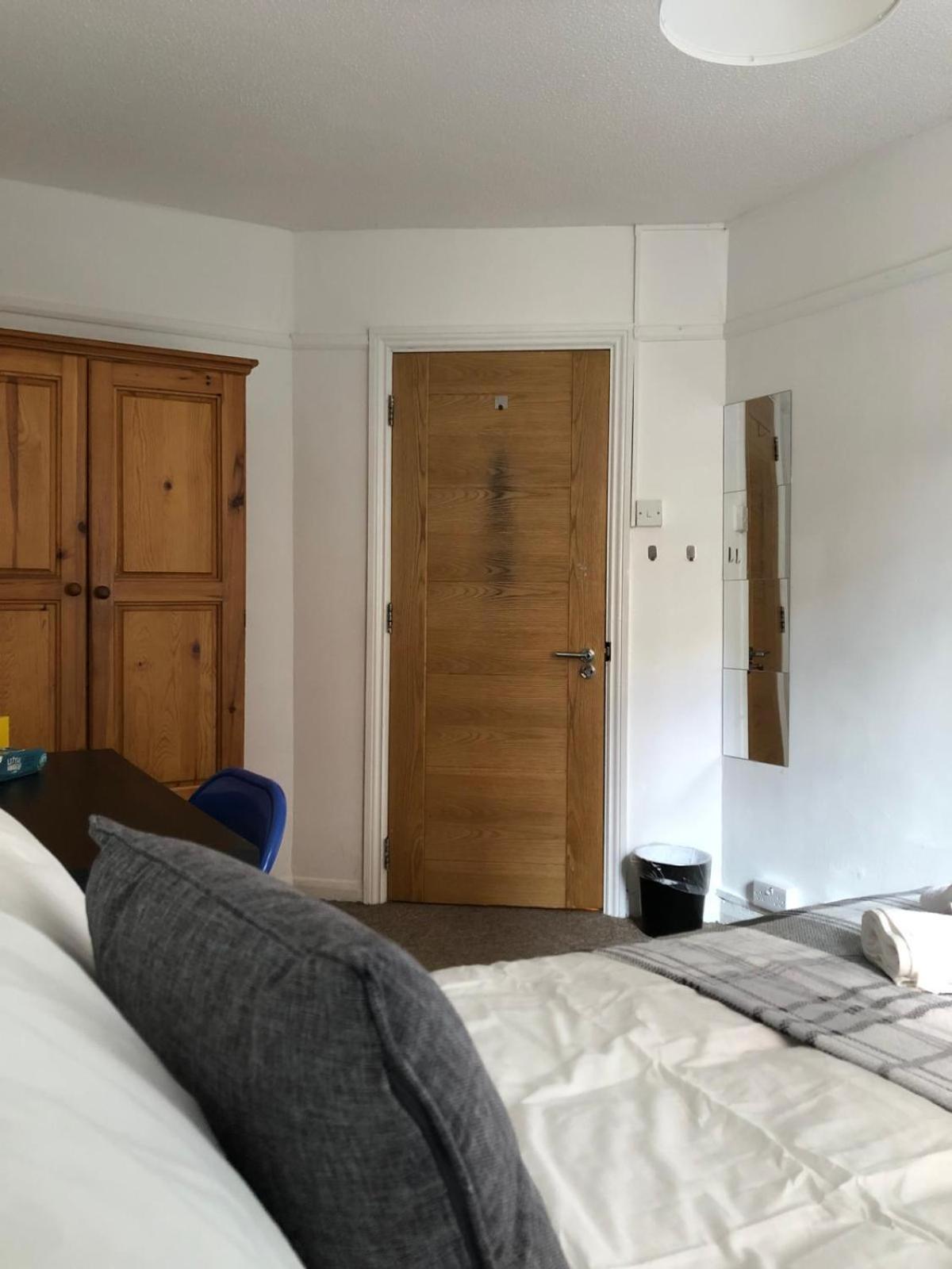 Comfy Private Bedrooms Near O2 Forum Kentish Town, Camden London Exterior photo
