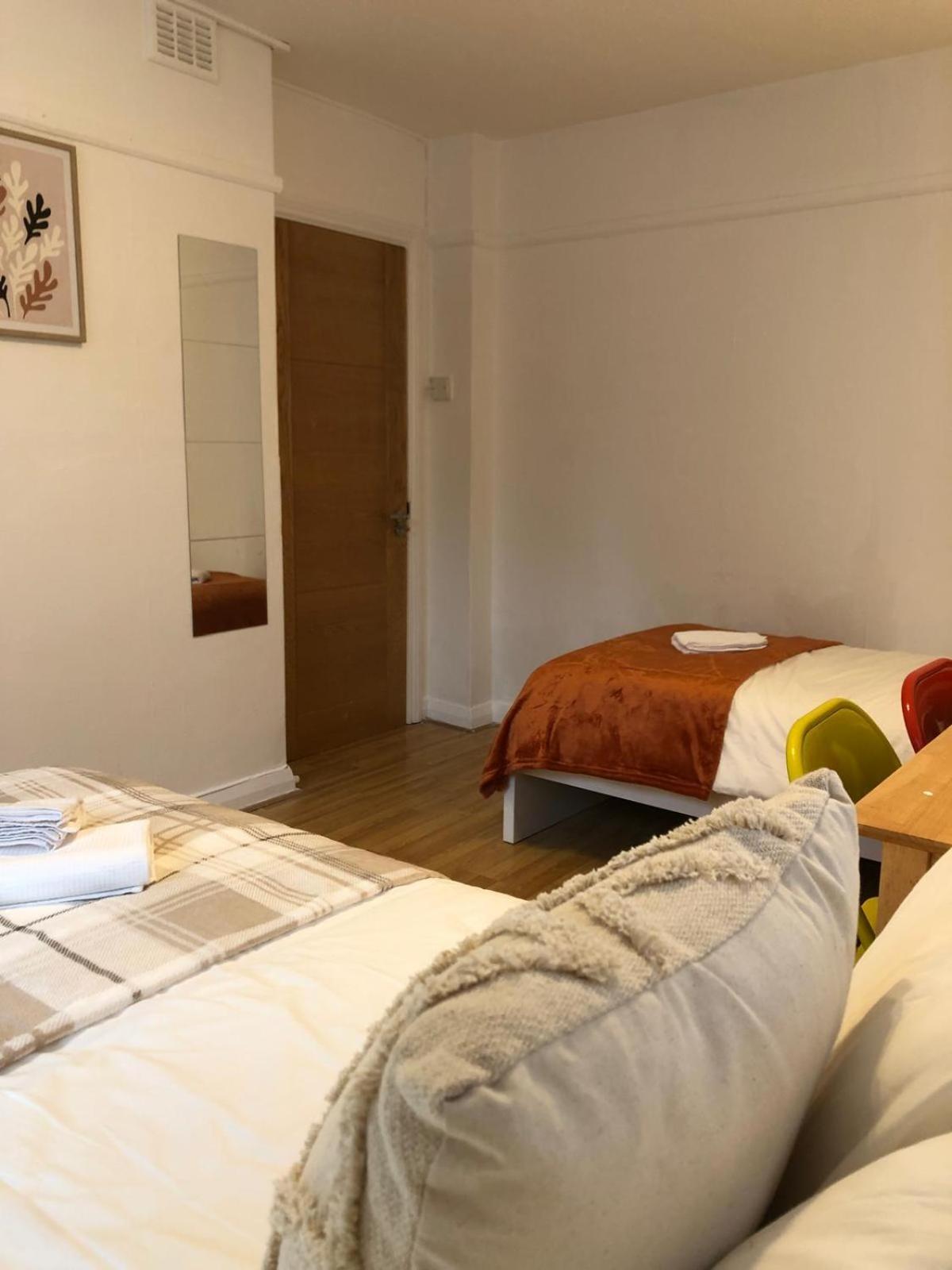 Comfy Private Bedrooms Near O2 Forum Kentish Town, Camden London Exterior photo