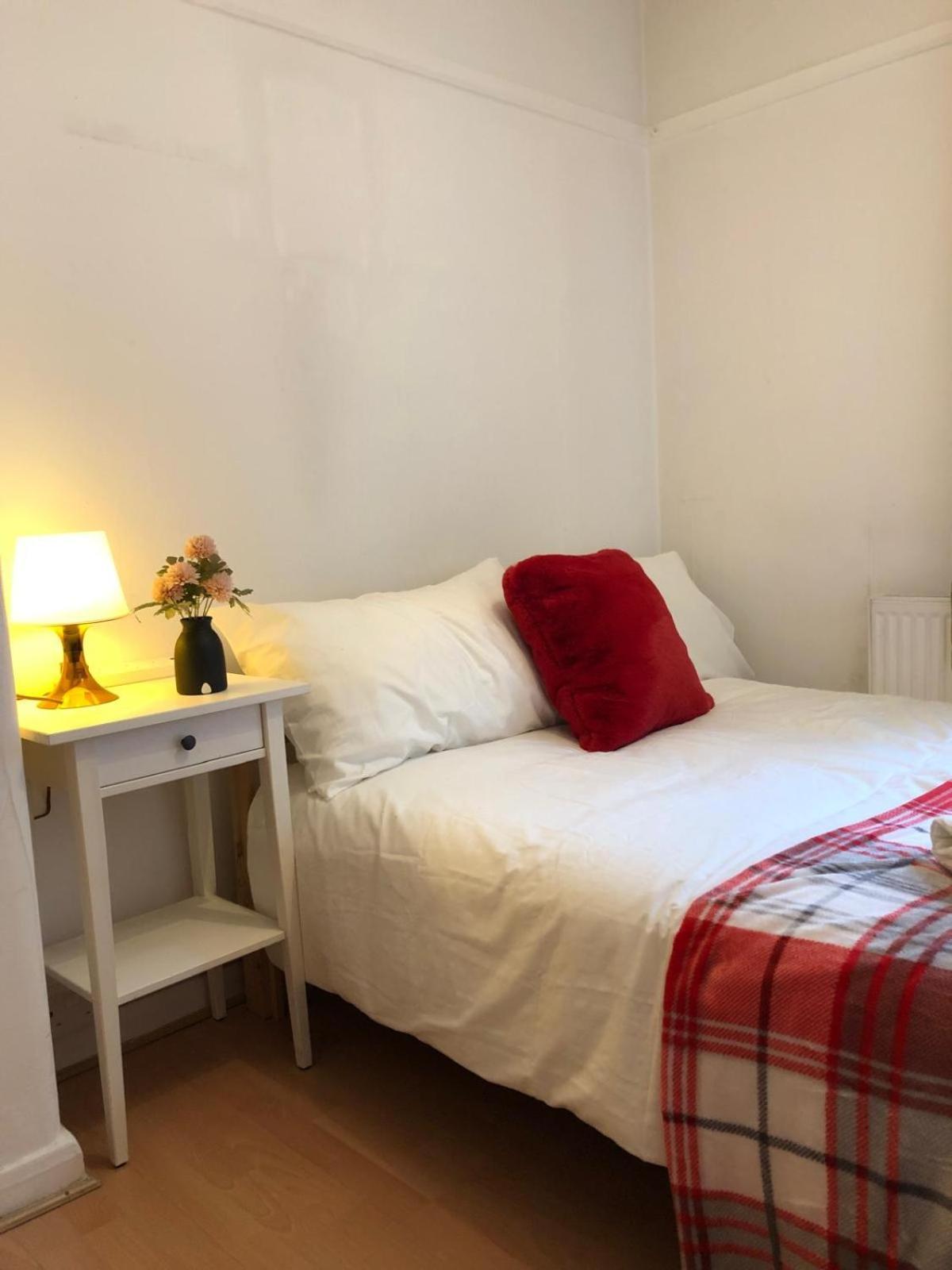 Comfy Private Bedrooms Near O2 Forum Kentish Town, Camden London Exterior photo